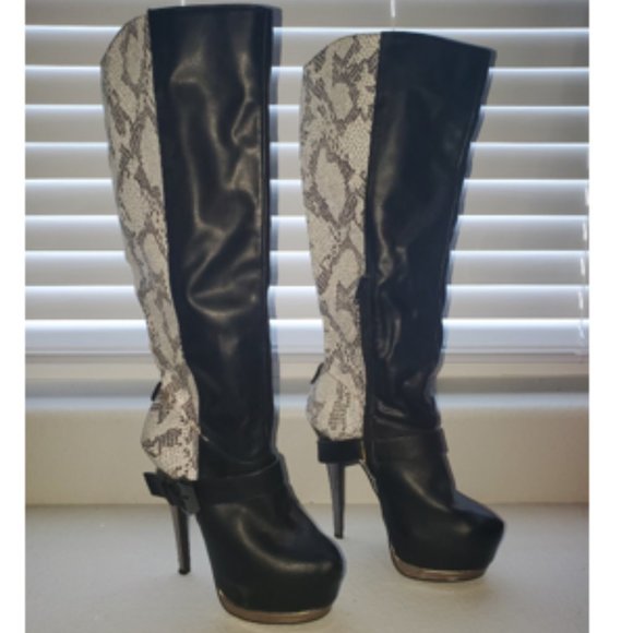 Snakeskin knee-high boots, 7.5 - Picture 1 of 6